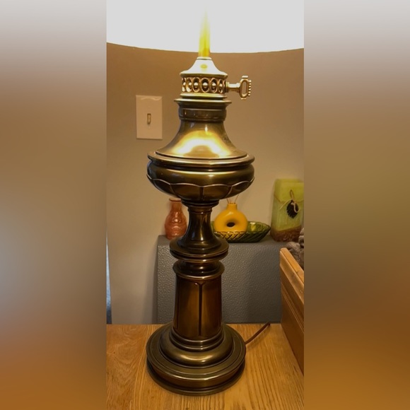 Stiffel Mid Century Heavy Brass Table Lamp. - Picture 8 of 8